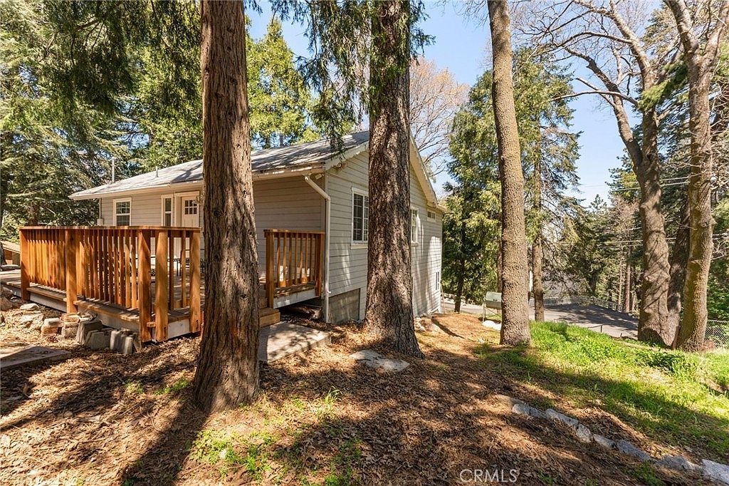 963 Chateau Dr Crestline, CA 92325  | Single Family