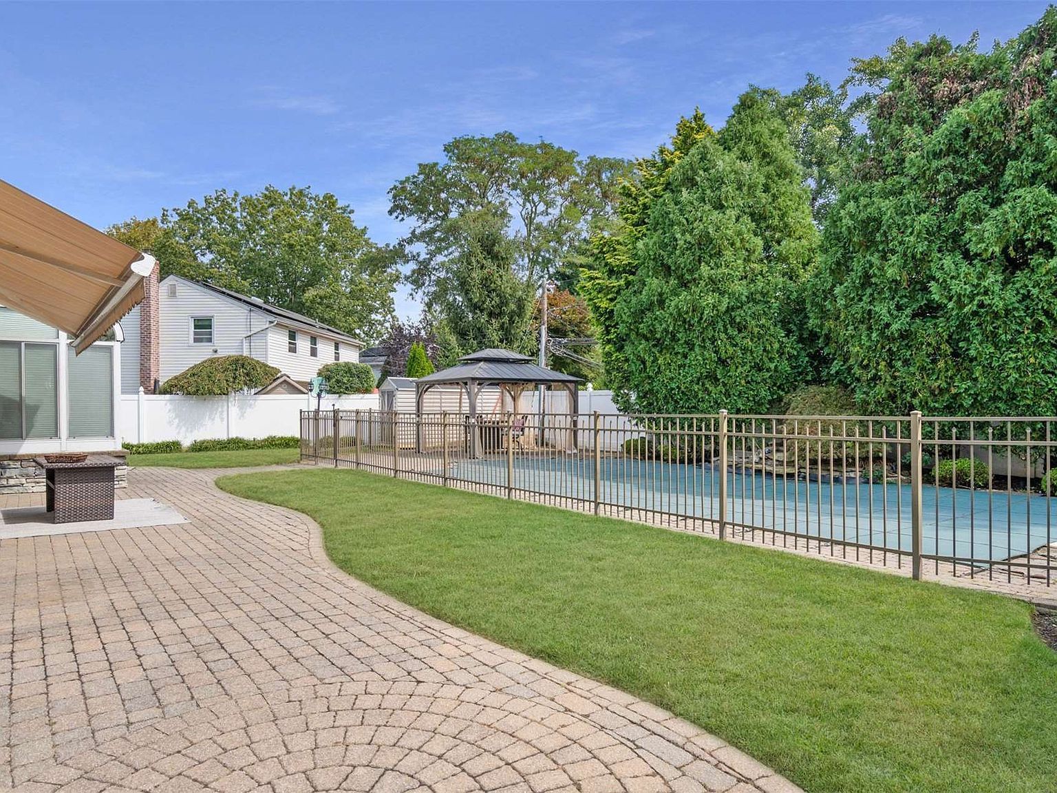 10 Basswood Pl Melville, NY 11747 | Single Family