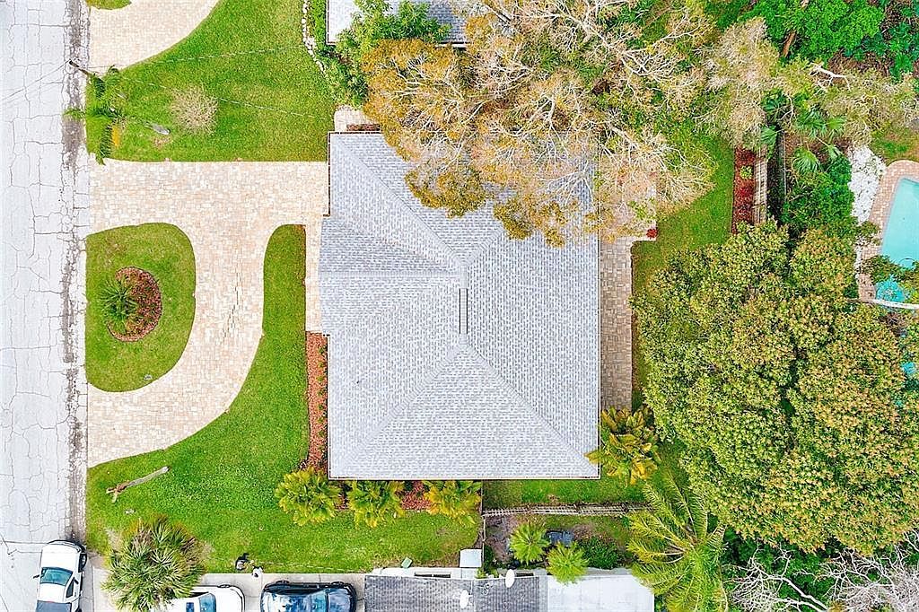 316 Barbara Cir Belleair, FL 33756 | Single Family