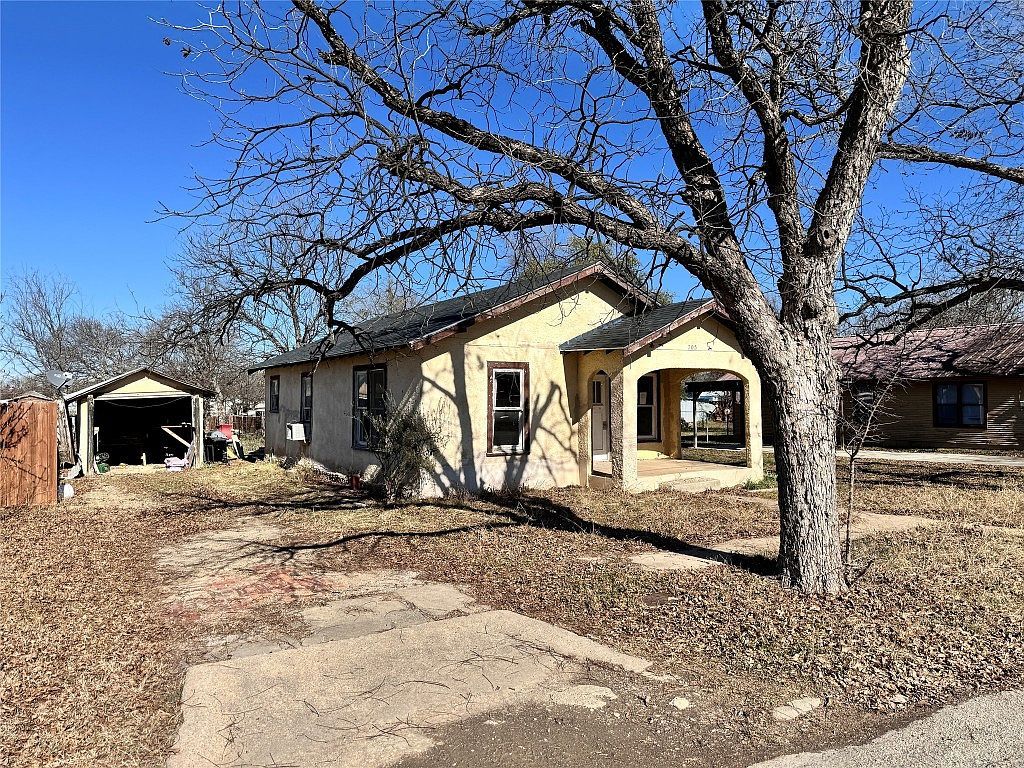 705 E 9th St Coleman, TX 76834 | Single Family