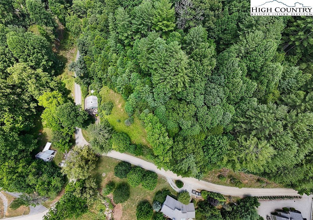 7 Legra Rd Grassy Creek, NC 28631  | Single Family