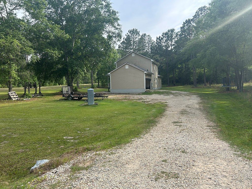 32 Birdie Cir Ashburn, GA 31714  | Single Family