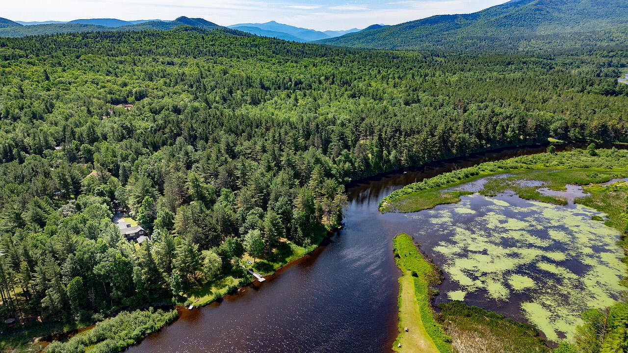 27 Cedar Way Wilmington, NY 12997  | Single Family