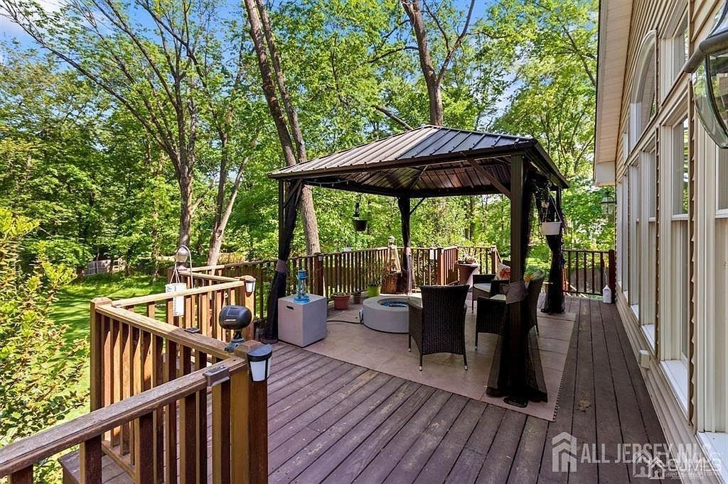 42 Harrow Dr Colonia, NJ 07067  | Single Family