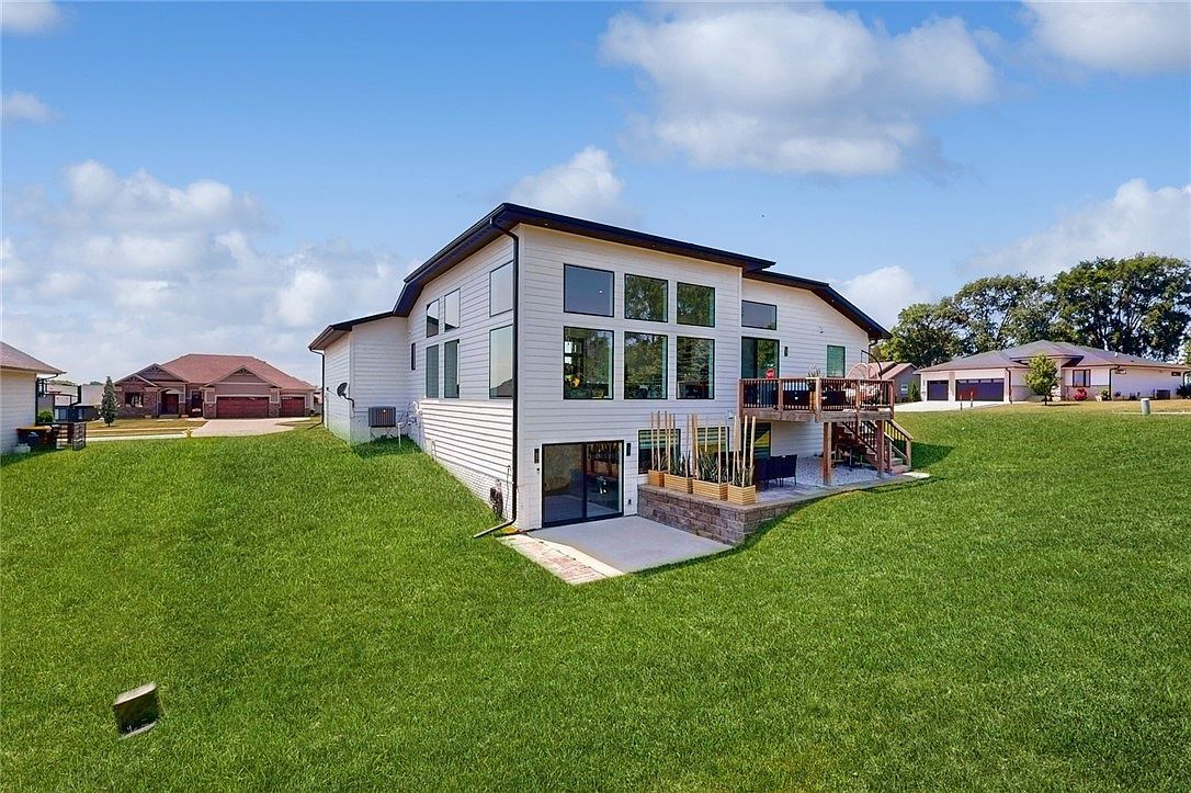 3055 Jackpine Dr Waukee, IA 50263 | Single Family