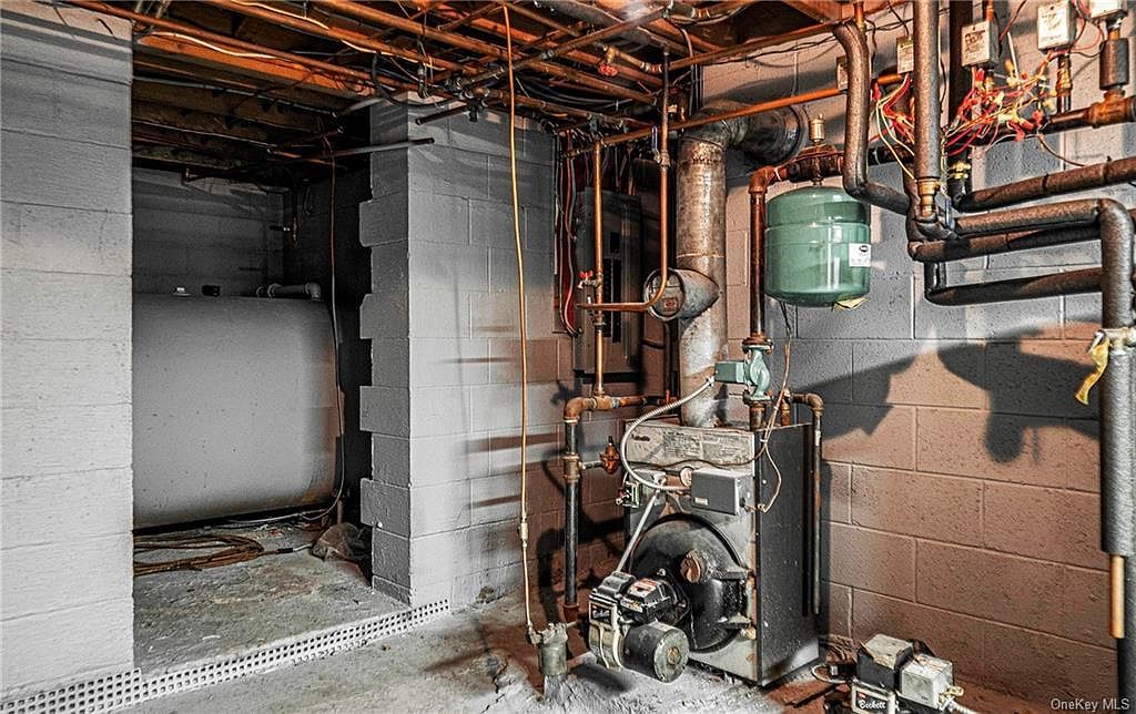 935 State Route 42 Sparrow Bush, NY 12780 | Single Family