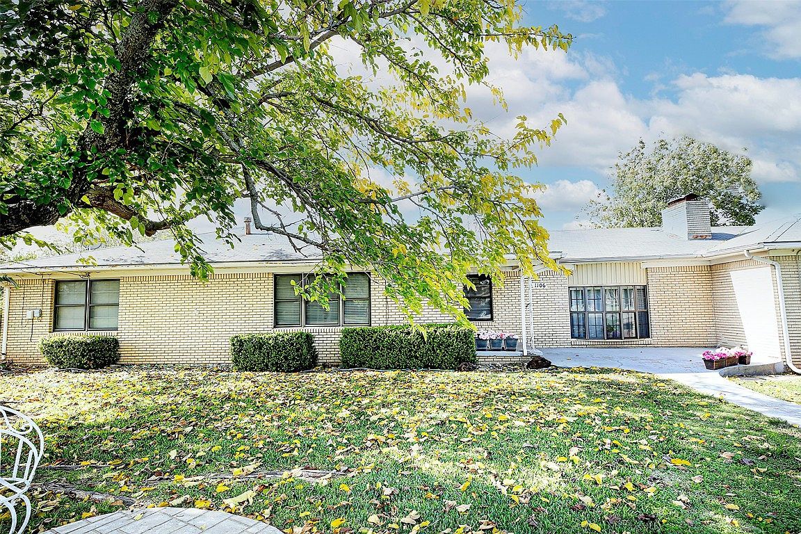 1106 Central Ave Bowie, TX 76230 | Single Family