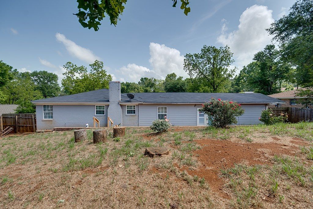 207 Inwood Dr Palestine, TX 75801 | Single Family