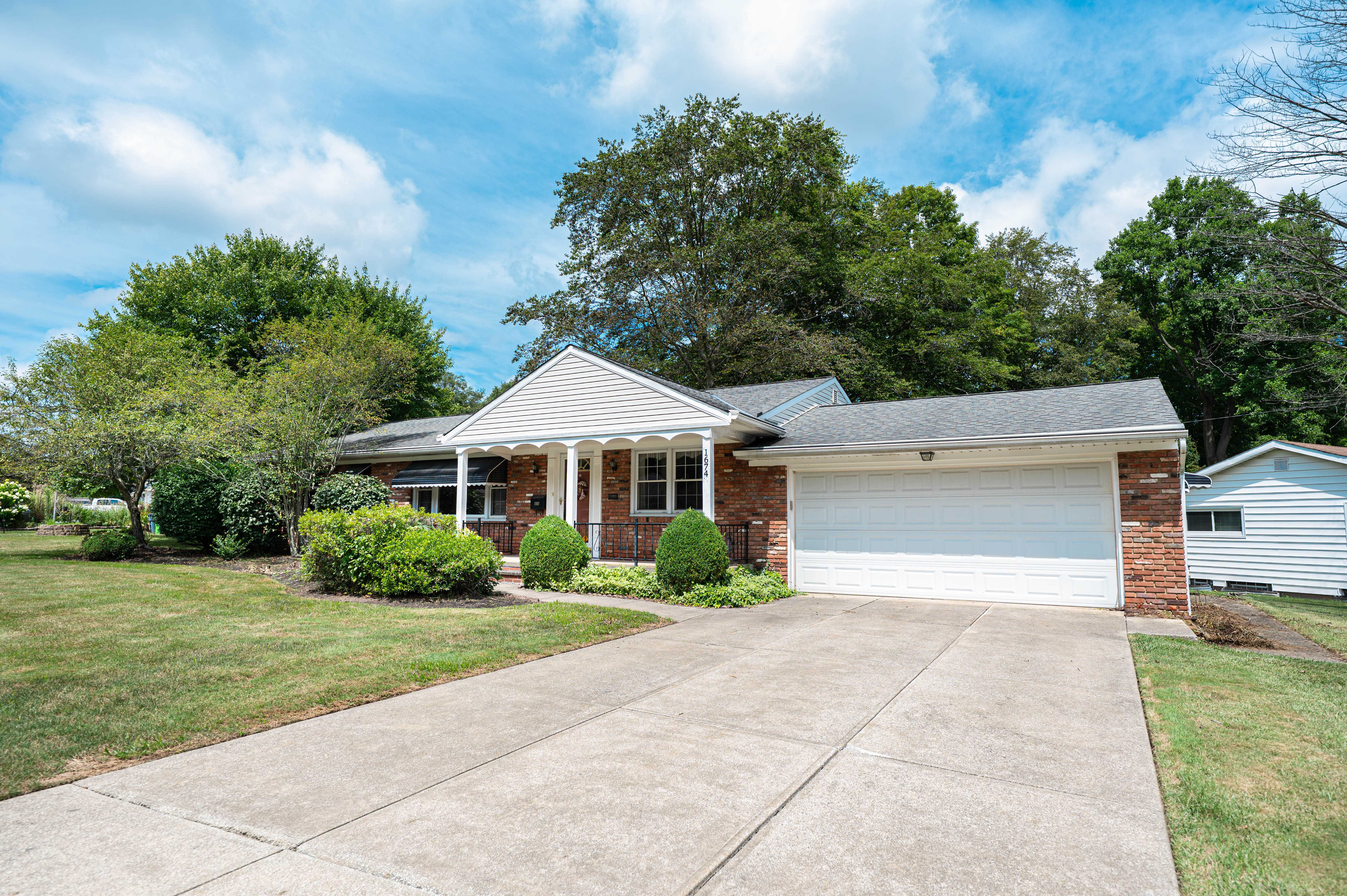 1674 Windsor Dr, Mayfield Heights, OH, 44124  | Single Family