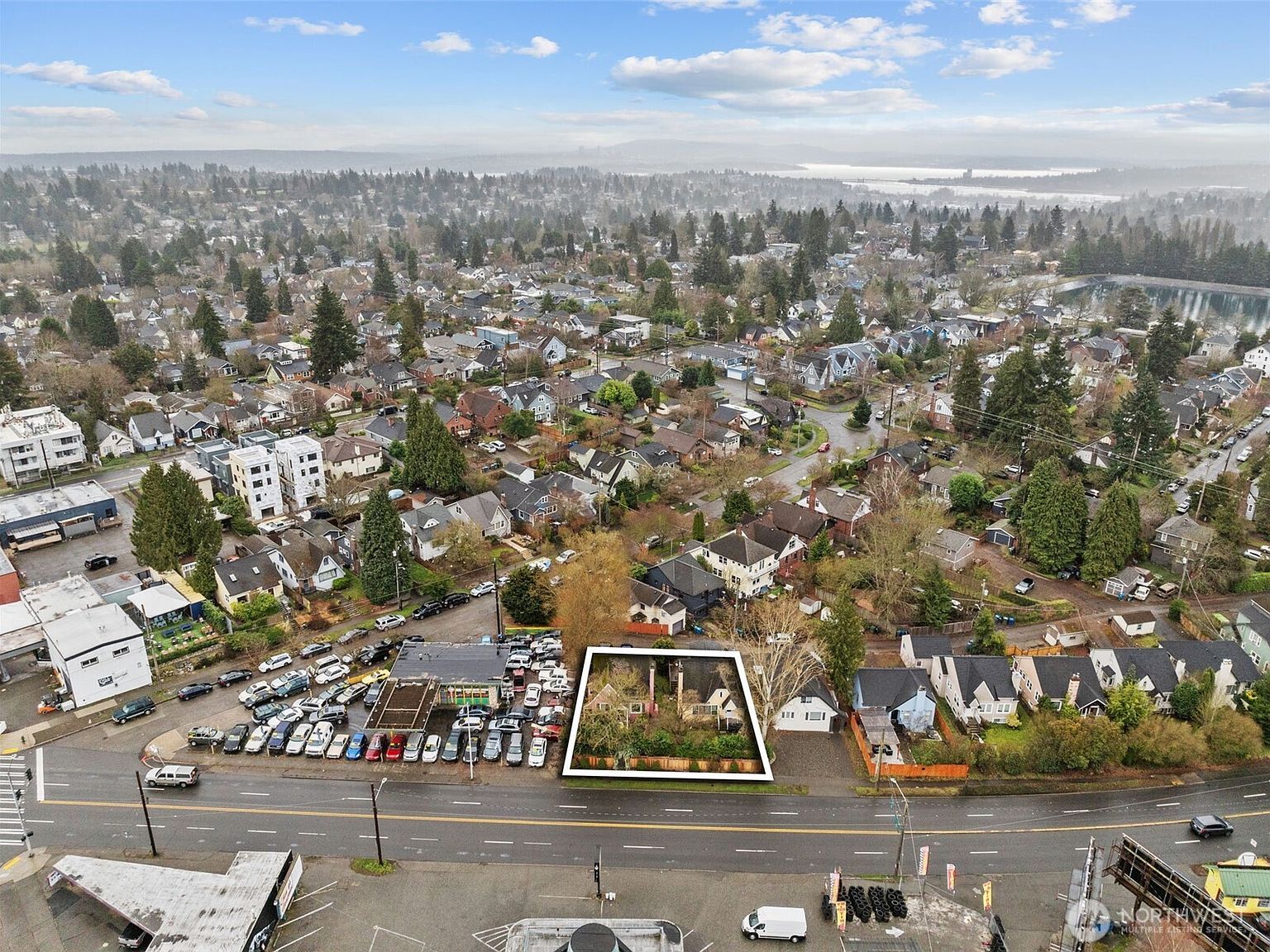 7842 Lake City Way NE Seattle, WA 98115 | Multi Family