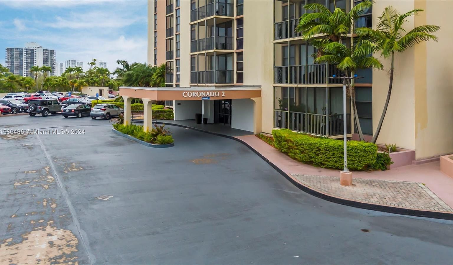 20301 W Country Club Dr APT 528 Aventura, FL 33180  | Condominium