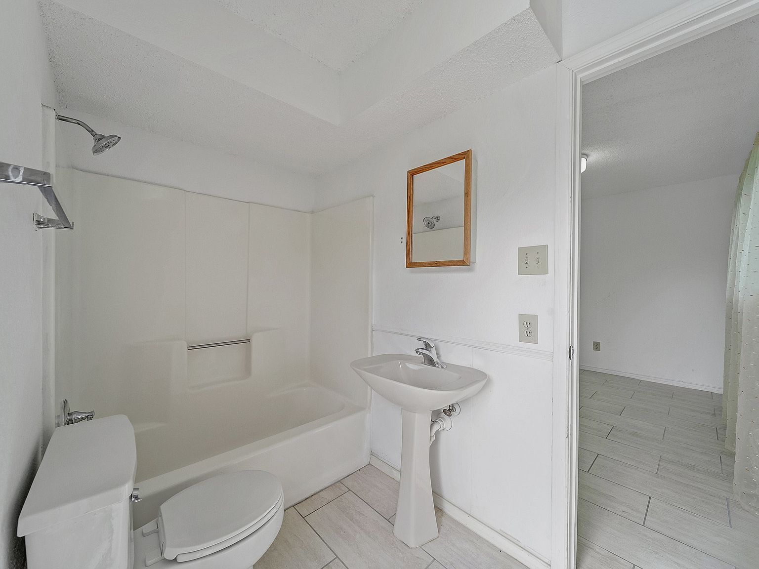 907 Red Oak Creek Dr Red Oak, TX 75154  | Single Family