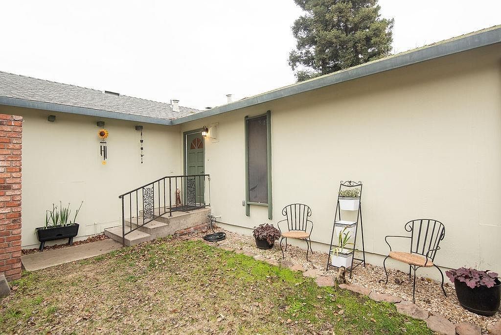 1213 E A St Oakdale, CA 95361  | Single Family