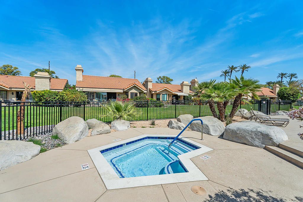 9 Acapulco Dr Palm Desert, CA 92260 | Condominium