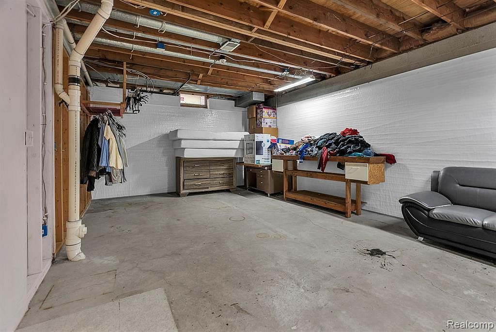 15135 Churchill St Southgate, MI 48195 | Single Family