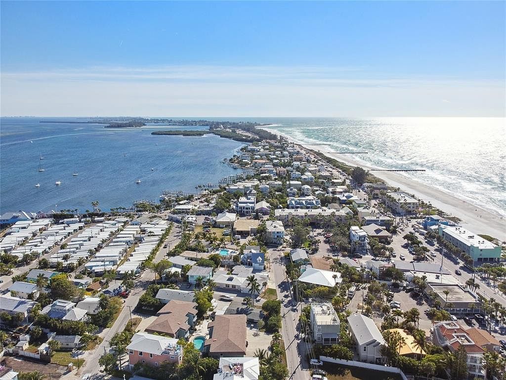 205 Highland Ave UNIT 2 Bradenton Beach, FL 34217 | Condominium