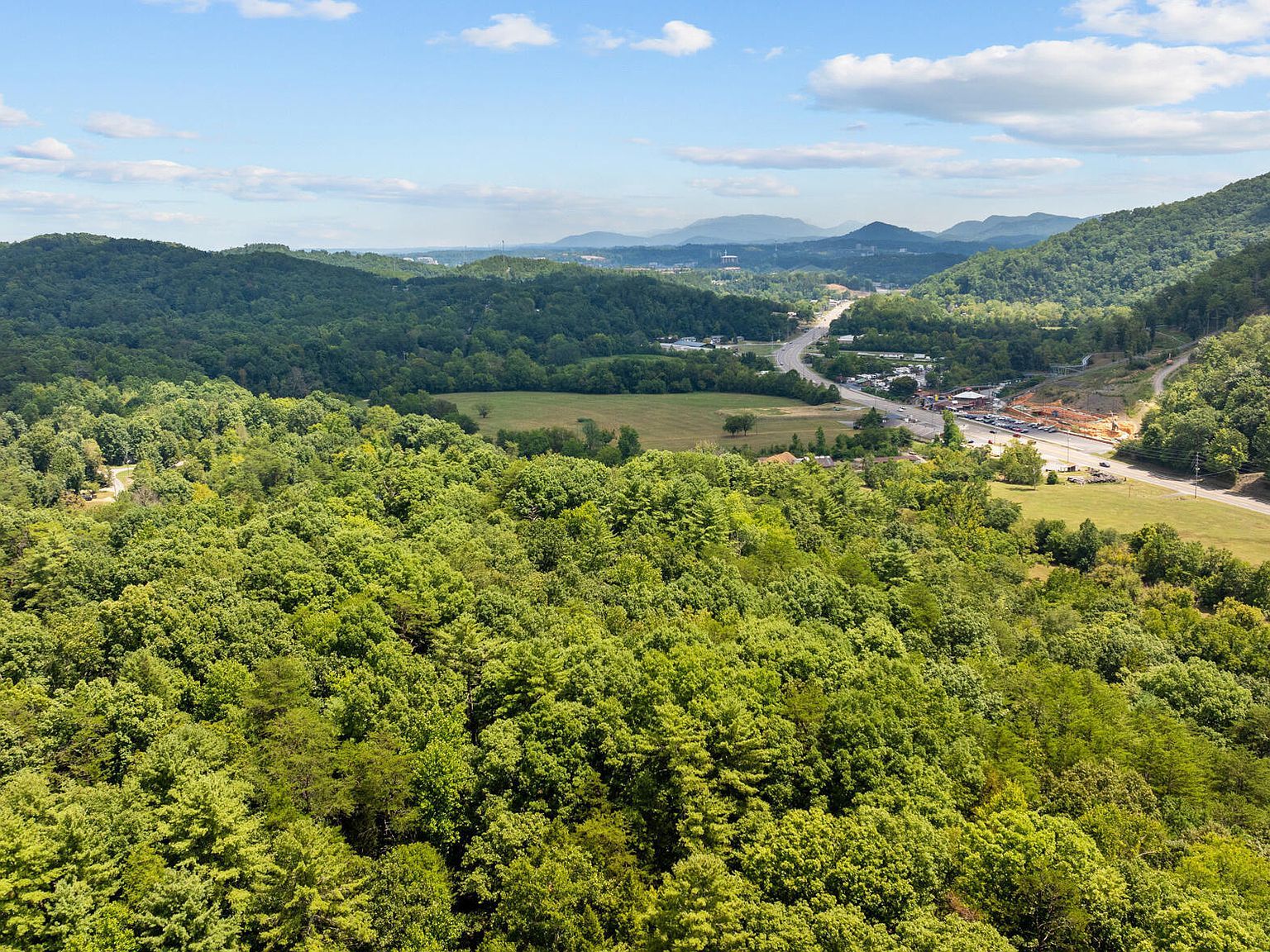 2840 Manker Way Pigeon Forge, TN 37862  | Single Family