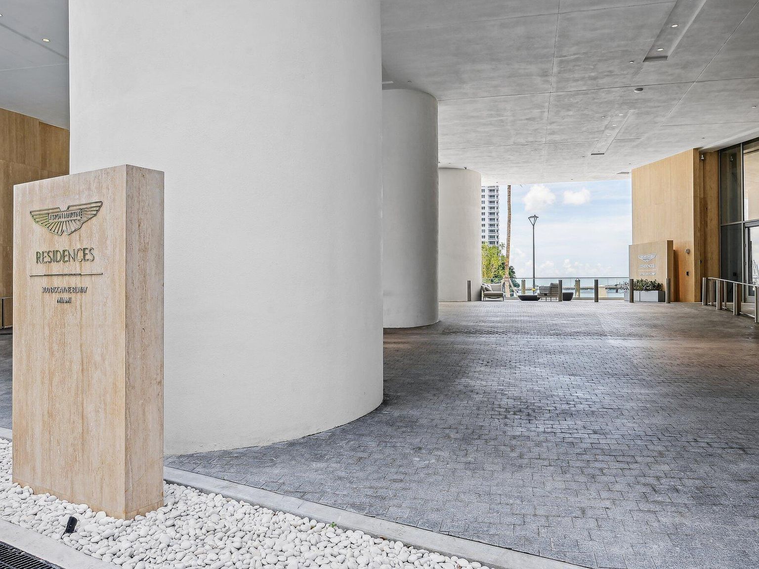 300 Biscayne Boulevard Way #1907W Miami, FL 33131  | Condominium