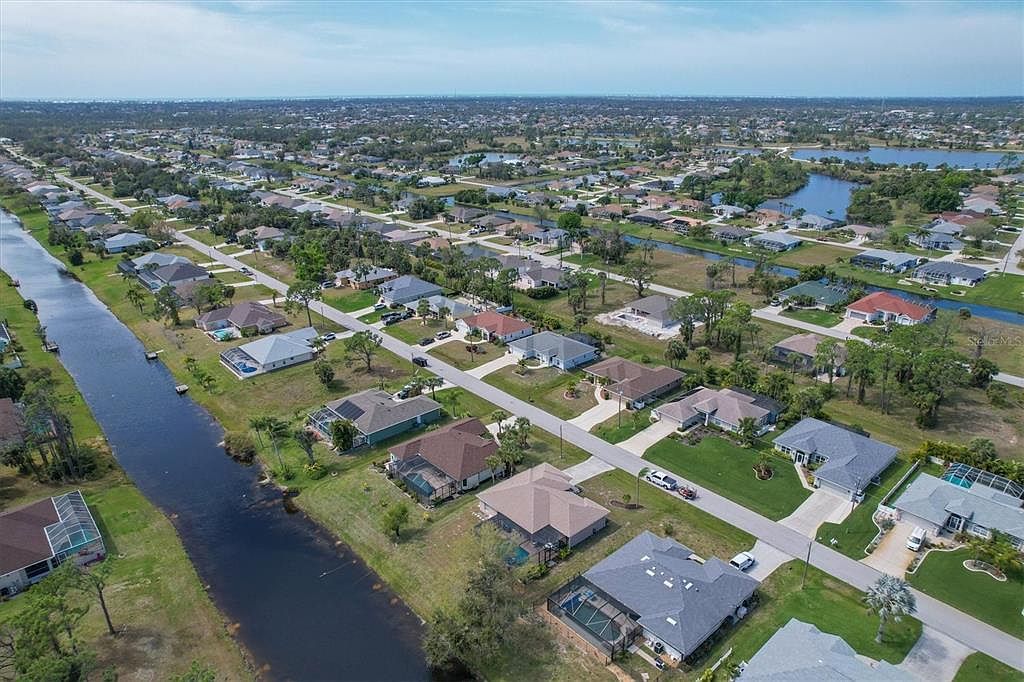 32 Long Meadow Ln Rotonda West, FL 33947  | Single Family