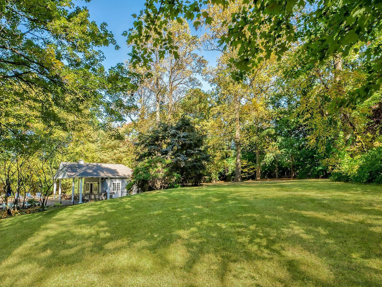 18 Harriman Dr Port Washington, NY 11050 | Single Family