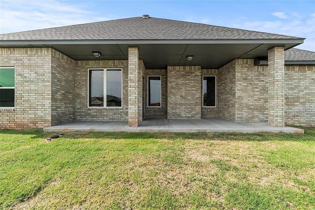 10513 SW 51st St Mustang, OK 73064 | Single Family