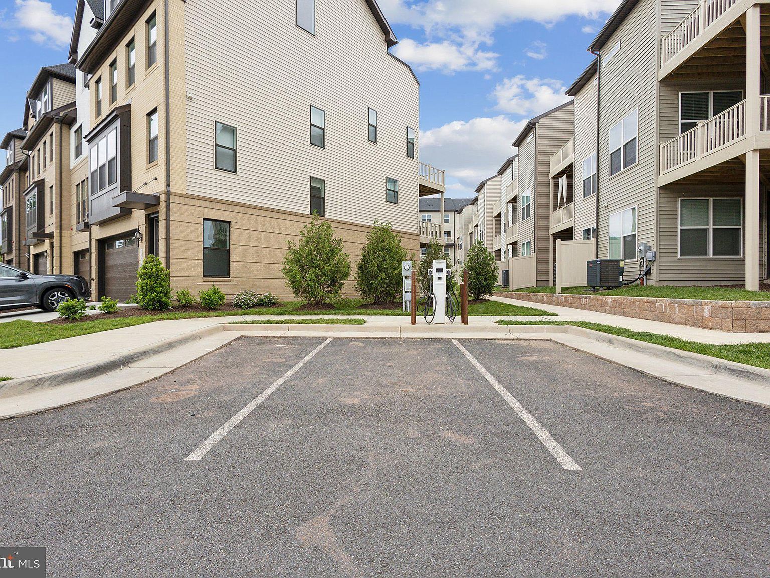 4902 Longmire Way UNIT 24 Chantilly, VA 20151  | New build