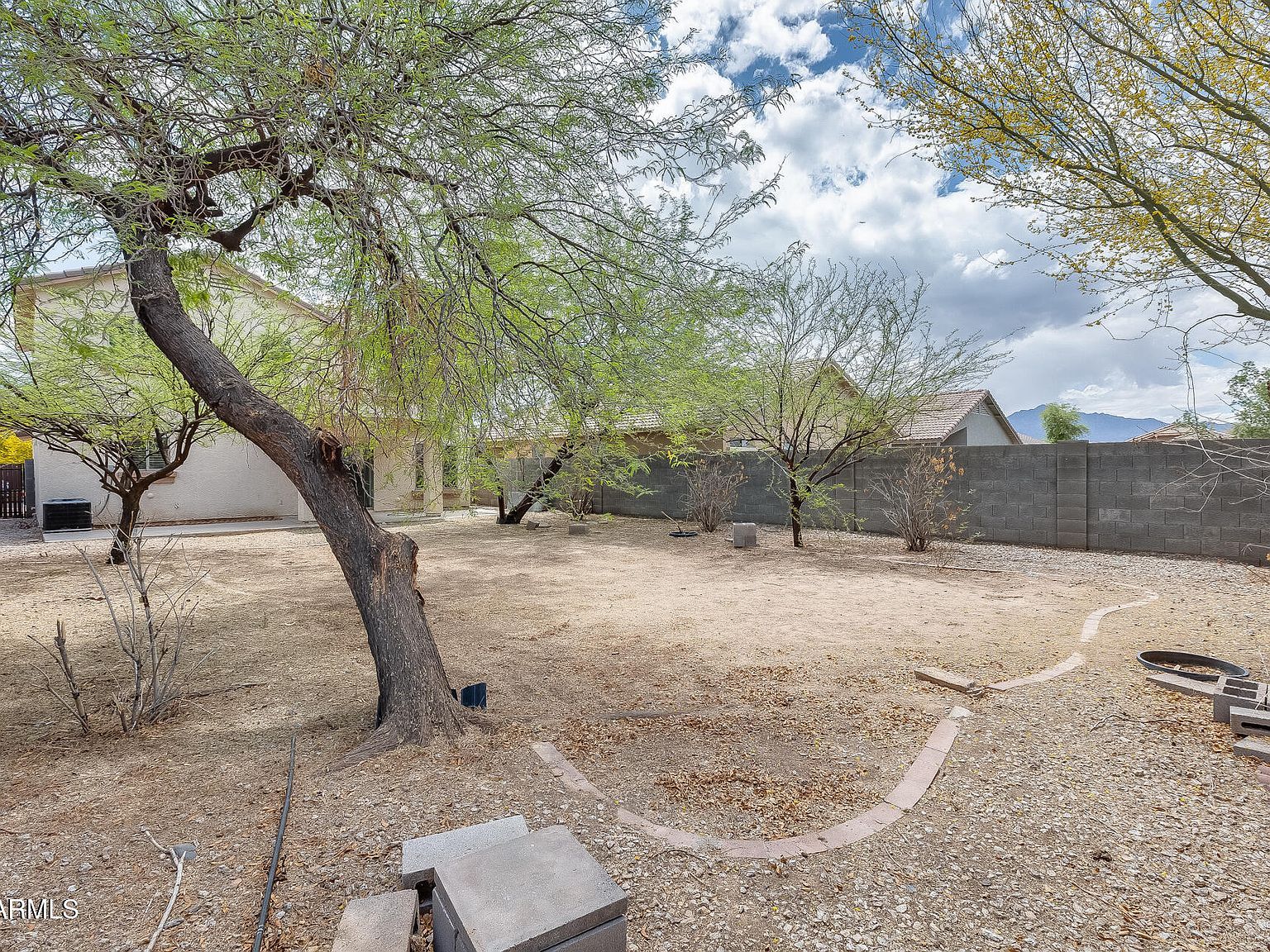 6830 W Desert Ln Laveen, AZ 85339  | Single Family