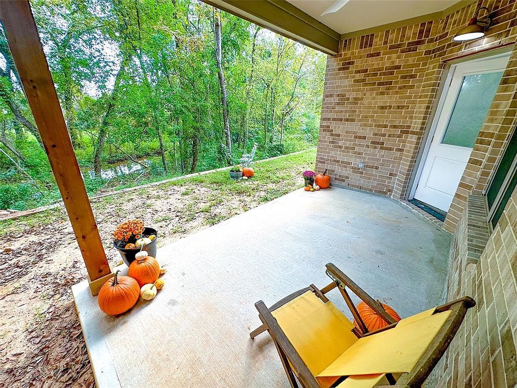 5030 Lakeshore Dr Willis, TX 77318 | Single Family