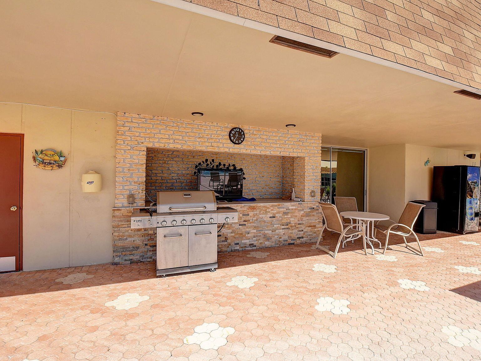 1 Abbey Ln APT 201 Delray Beach, FL 33446  | Condominium