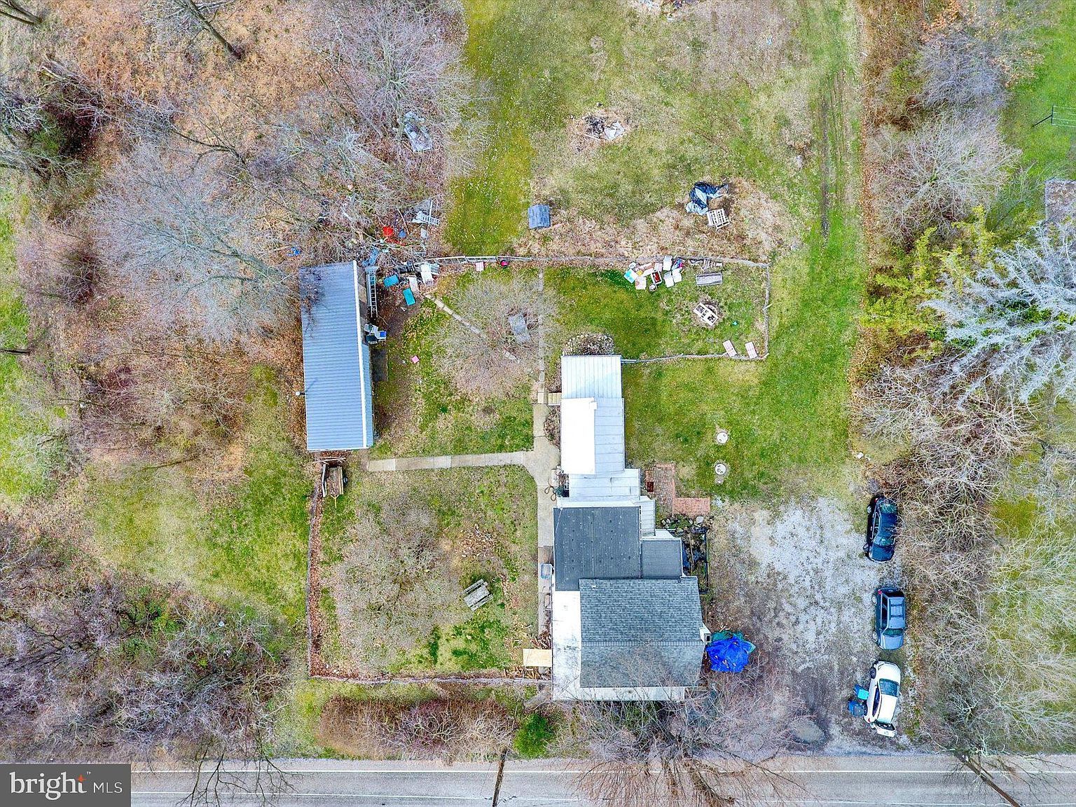 21 N York Rd Dillsburg, PA 17019  | Single Family