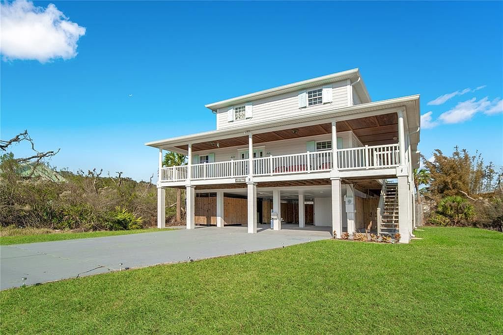 5 Rollins Dr Palm Coast, FL 32137  | Single Family