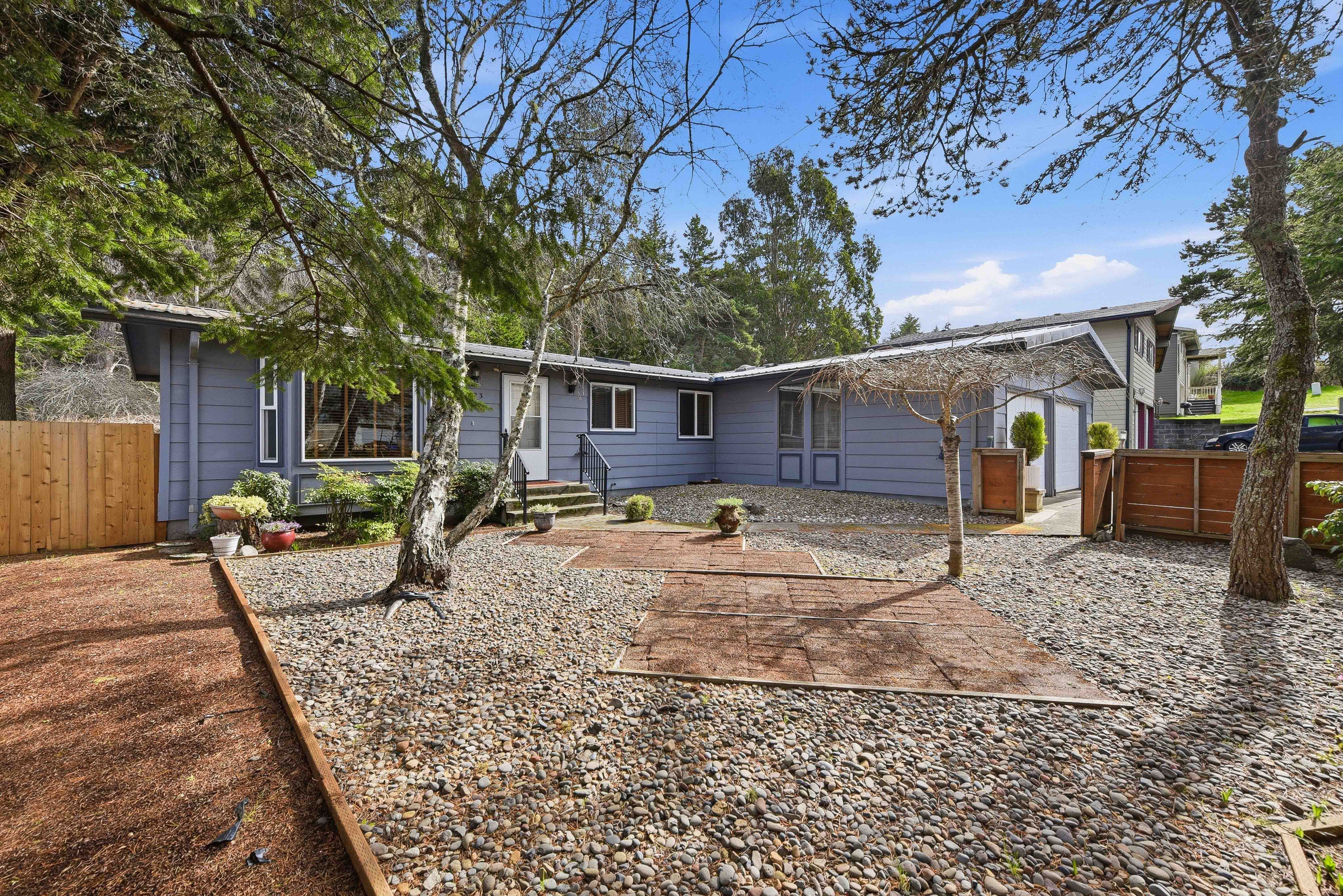 1623 Lincoln Street, North Bend, OR, USA, 97459 - Thumbnail 2