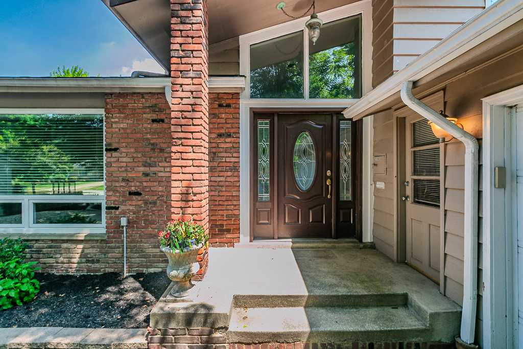 5593 Harleston Drive, Lyndhurst, OH, USA, 44124 - Thumbnail 3