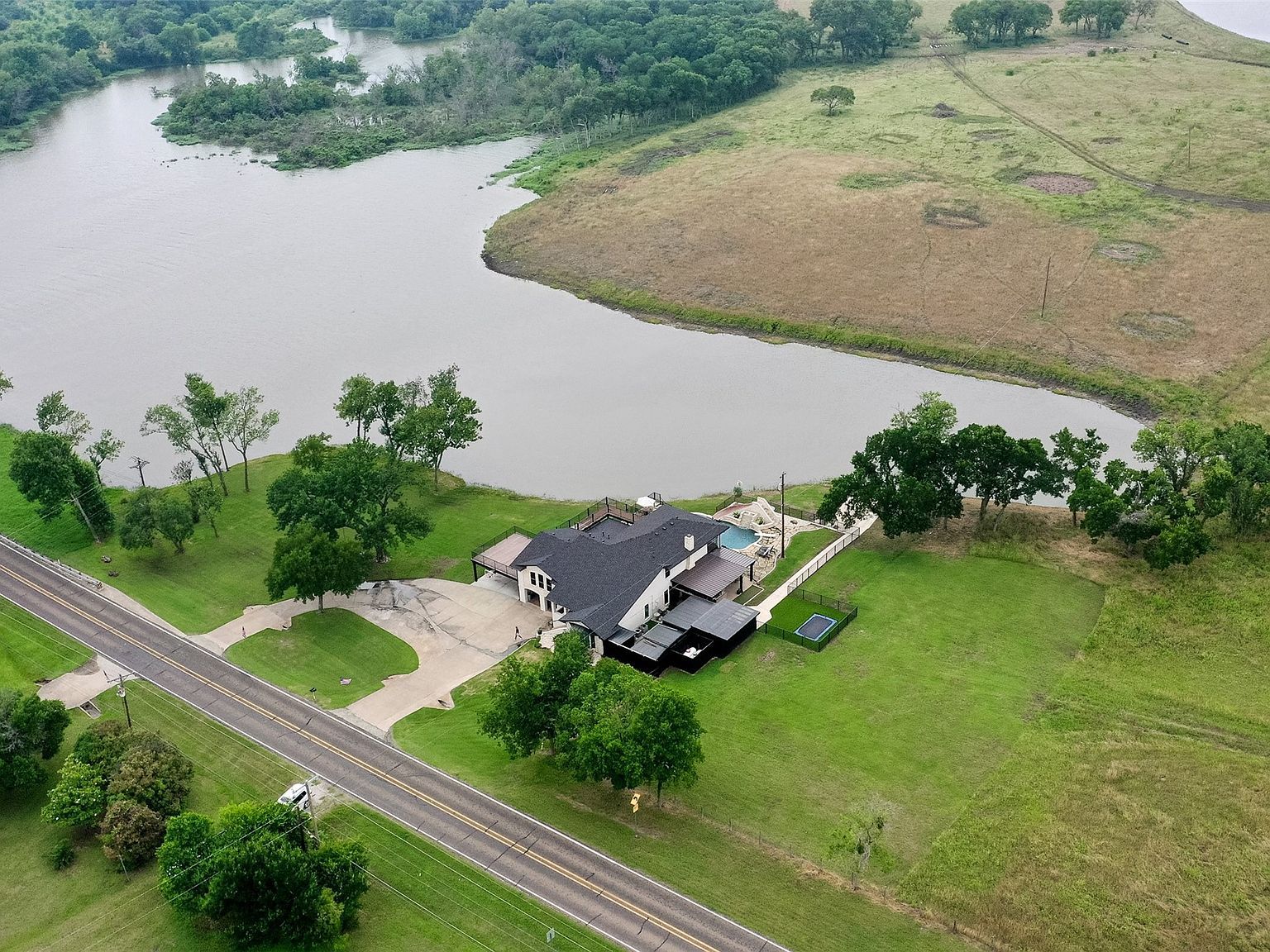 2402 Country Club Rd Ennis, TX 75119 | Single Family
