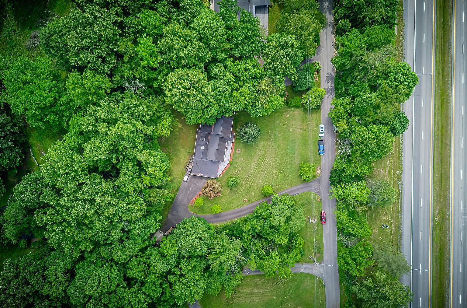 1000 Garden Ln Bristol, VA 24201  | Single Family