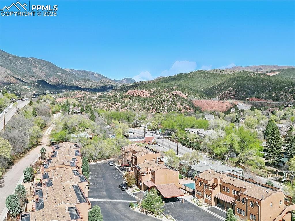 18 Taos Pl Manitou Springs, CO 80829 | Condominium