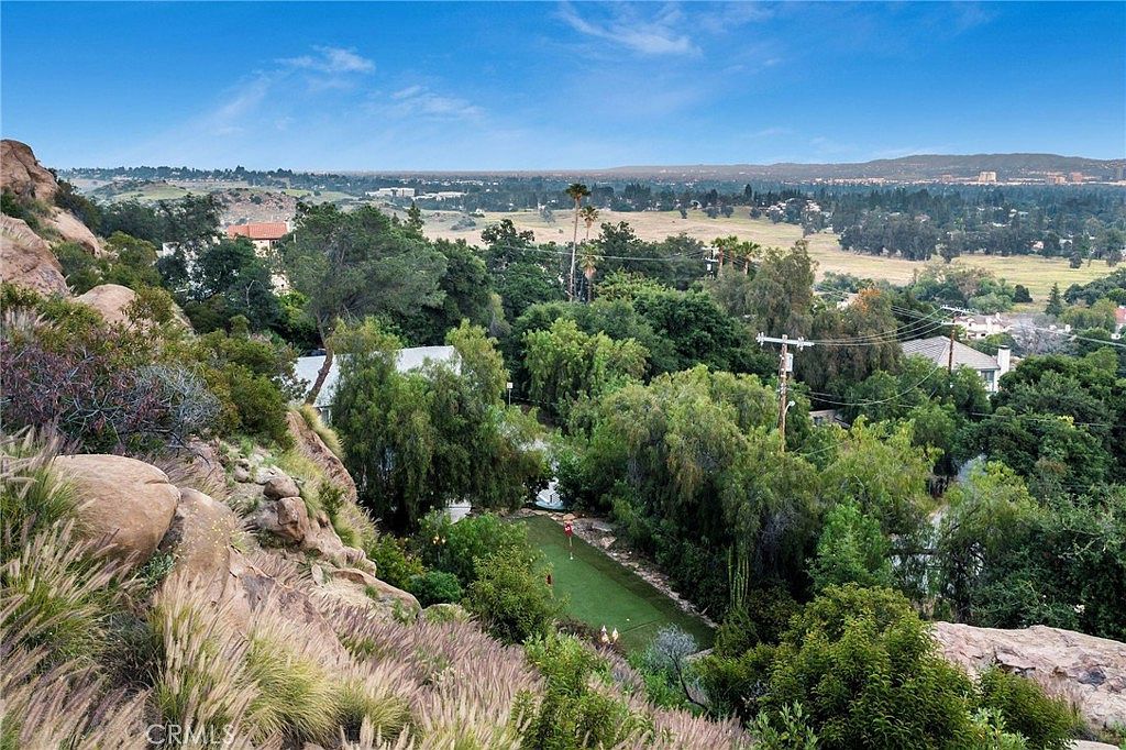 8657 Valley Flores Dr Canoga Park, CA 91304 | Single Family