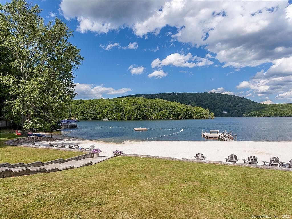 8 Heritage Island Rd New Fairfield, CT 06812 | Single Family