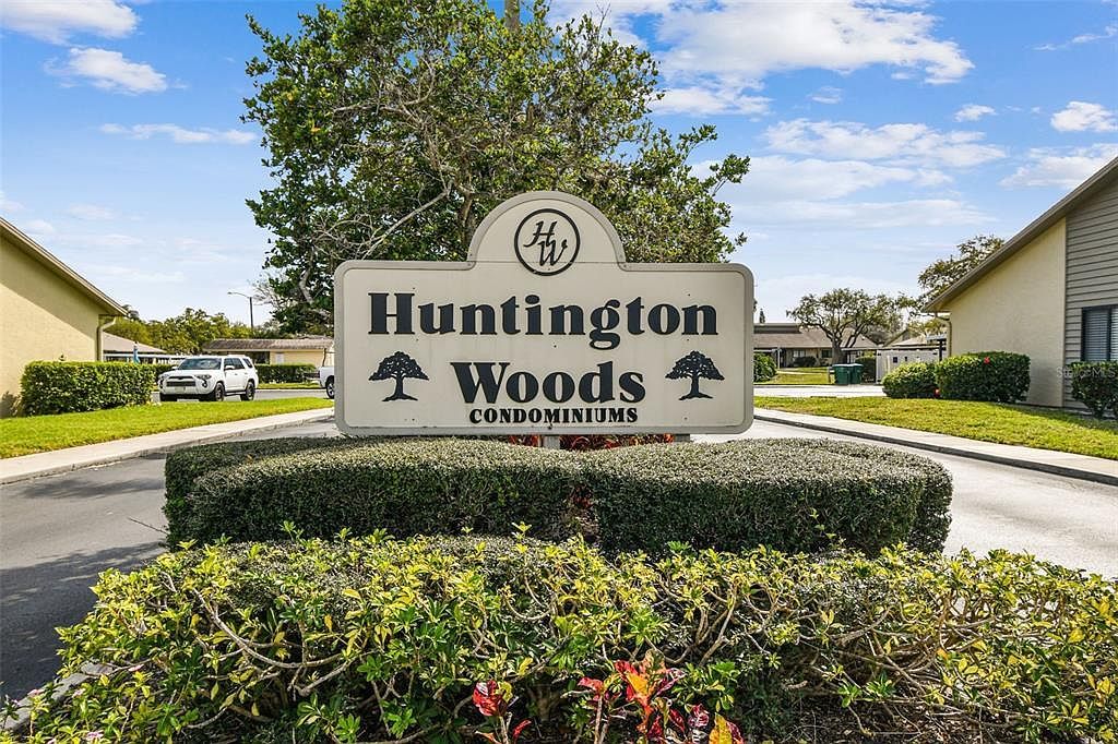 2703 60th Avenue Plz N Bradenton, FL 34207  | Condominium