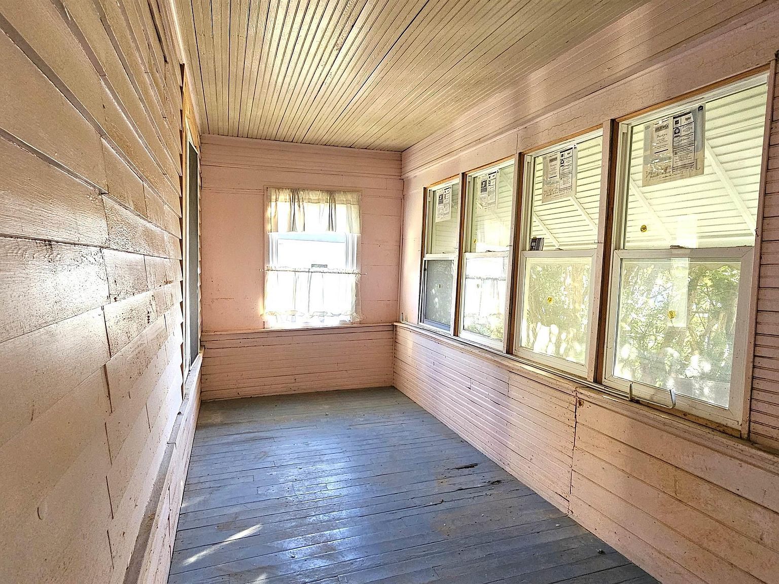 1313 Newton Ave Johnston City, IL 62951 - Thumbnail 4