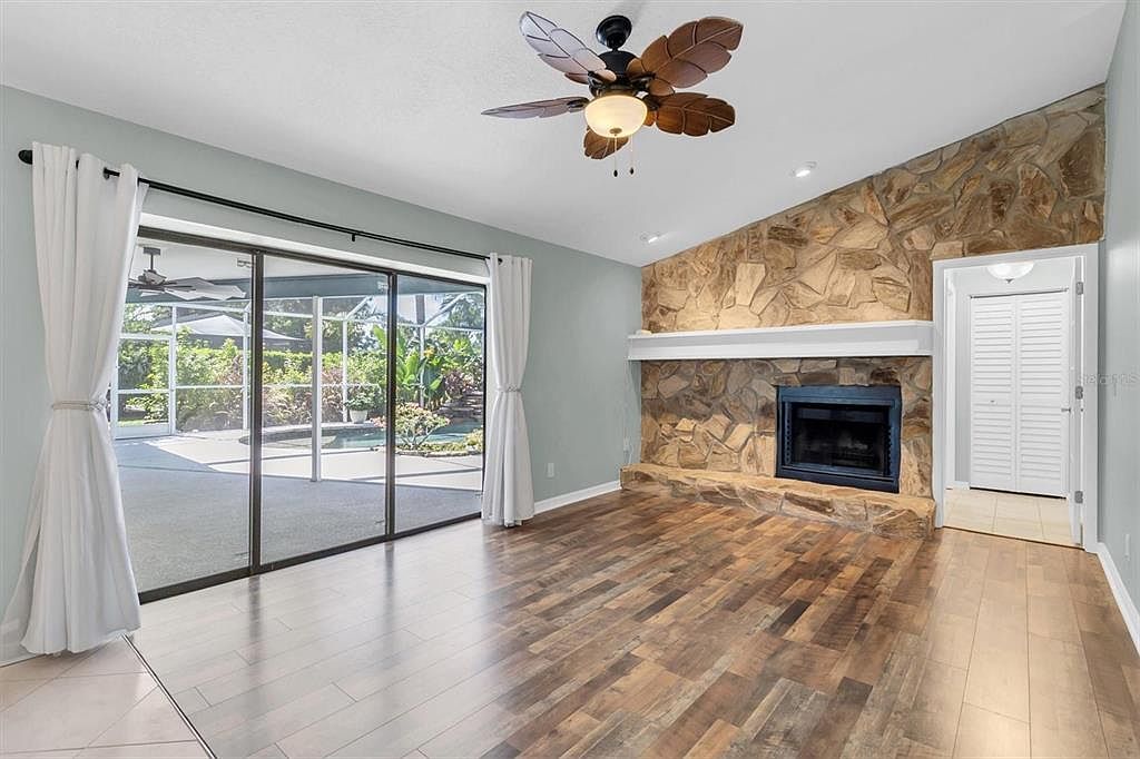 3587 Fairway Forest Dr Palm Harbor, FL 34685 - Thumbnail 4