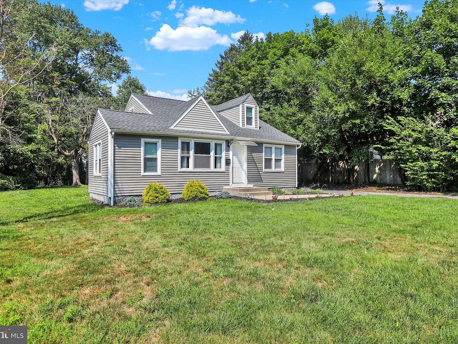 331 N Lafayette Ave Morrisville, PA 19067 - Thumbnail 4