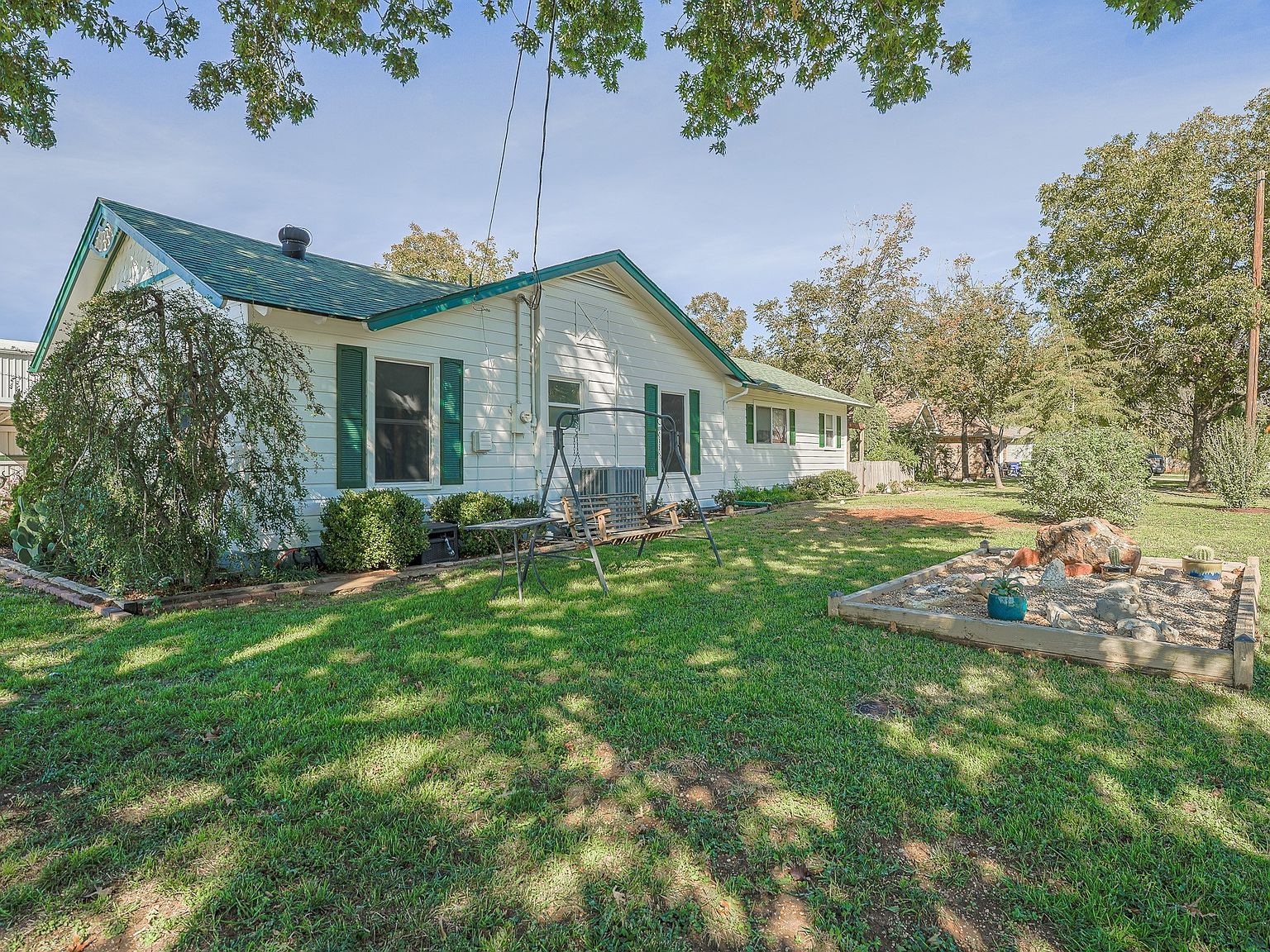 438 South St Krum, TX 76249 - Thumbnail 4