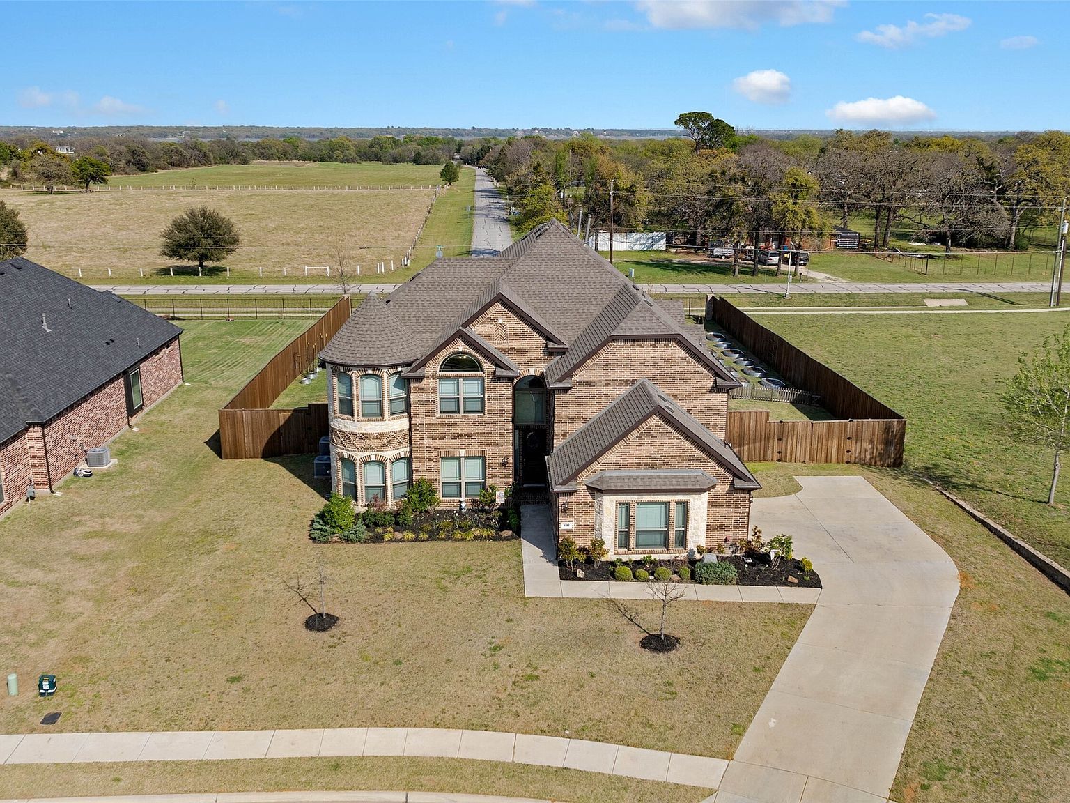 800 Beckington Dr Shady Shores, TX 76208 - Thumbnail 4