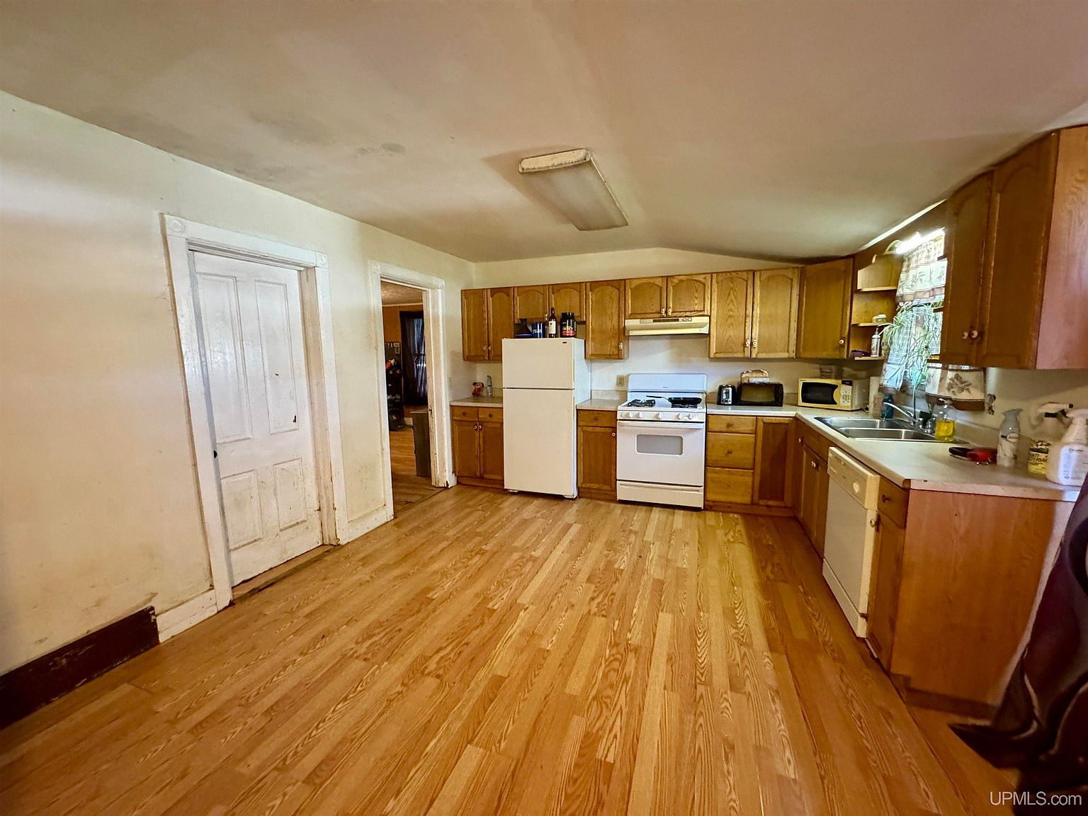 329 Maple Ave Amasa, MI 49903 - Thumbnail 4