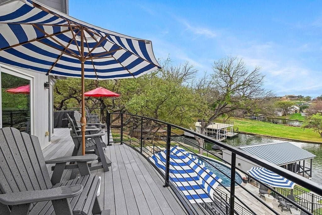 205 Beaver Cir Horseshoe Bay, TX 78657 - Thumbnail 4