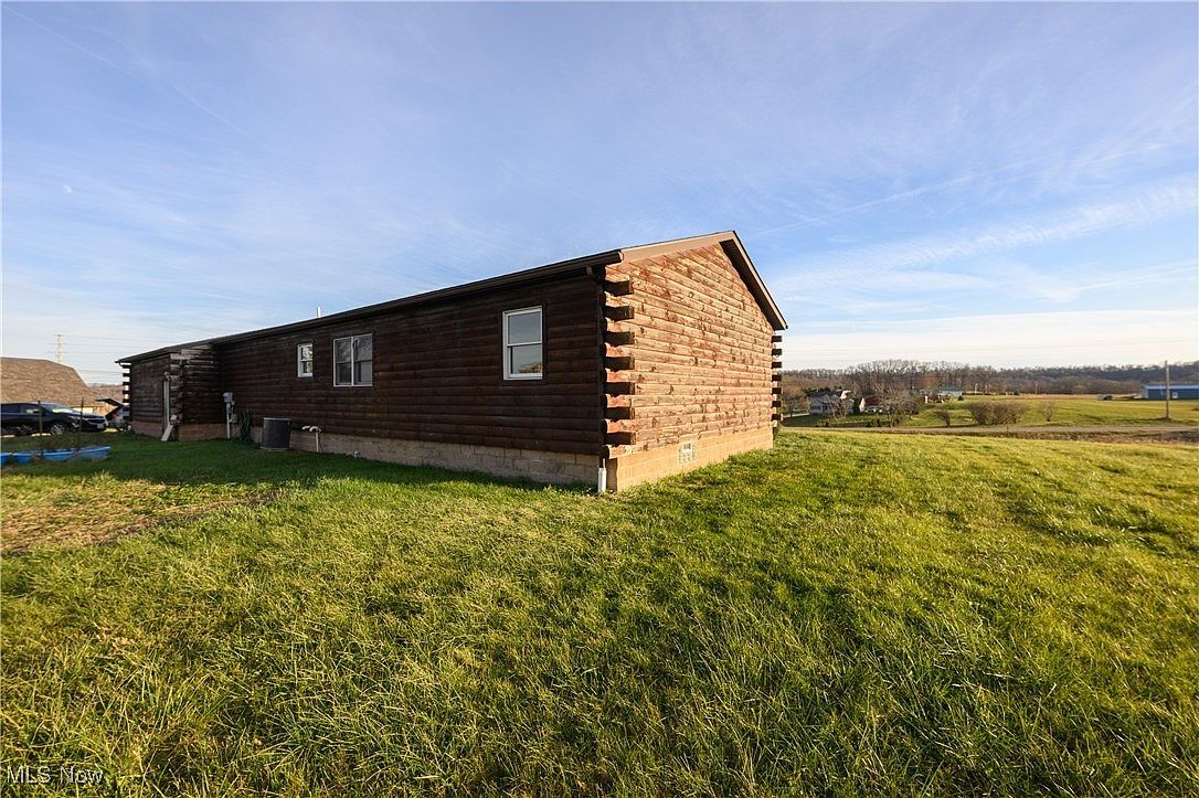 8220 Cutler Rd SW Sherrodsville, OH 44675 - Thumbnail 4