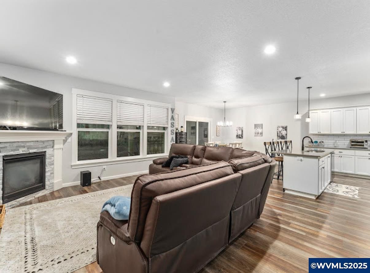 2988 Clearwater Dr NE Albany, OR 97321 - Thumbnail 4