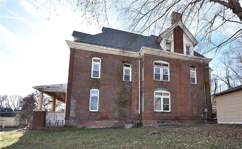 1308 N 11th St Saint Joseph, MO 64501 - Thumbnail 4