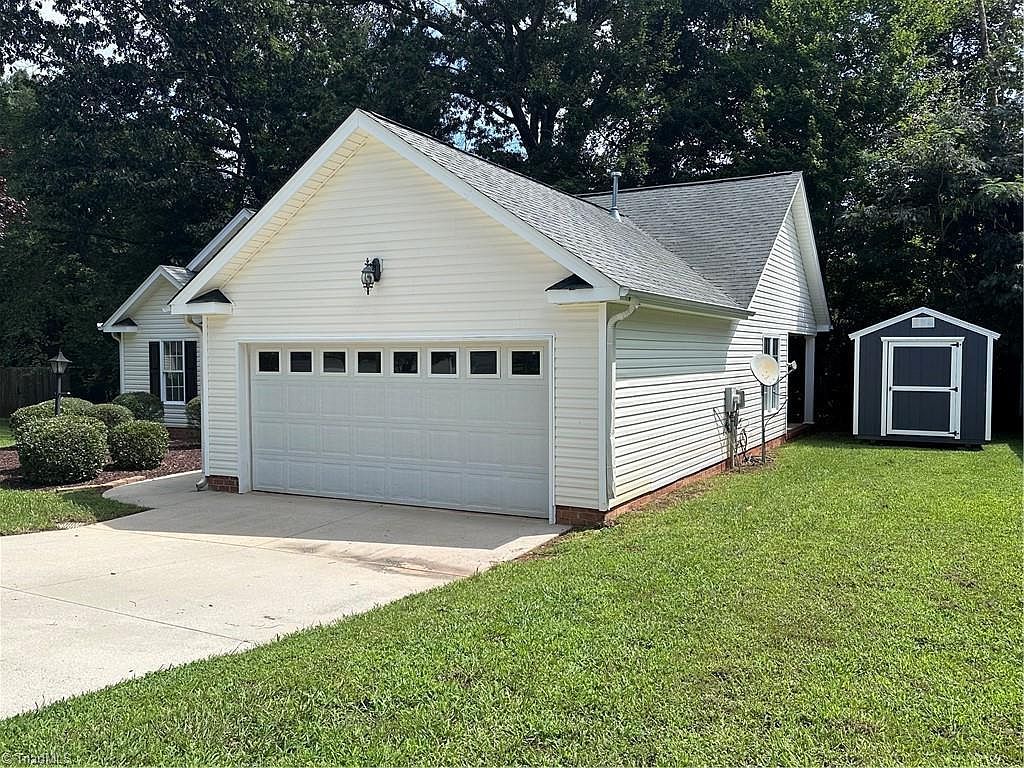 102 Cypress Ct Gibsonville, NC 27249 - Thumbnail 4